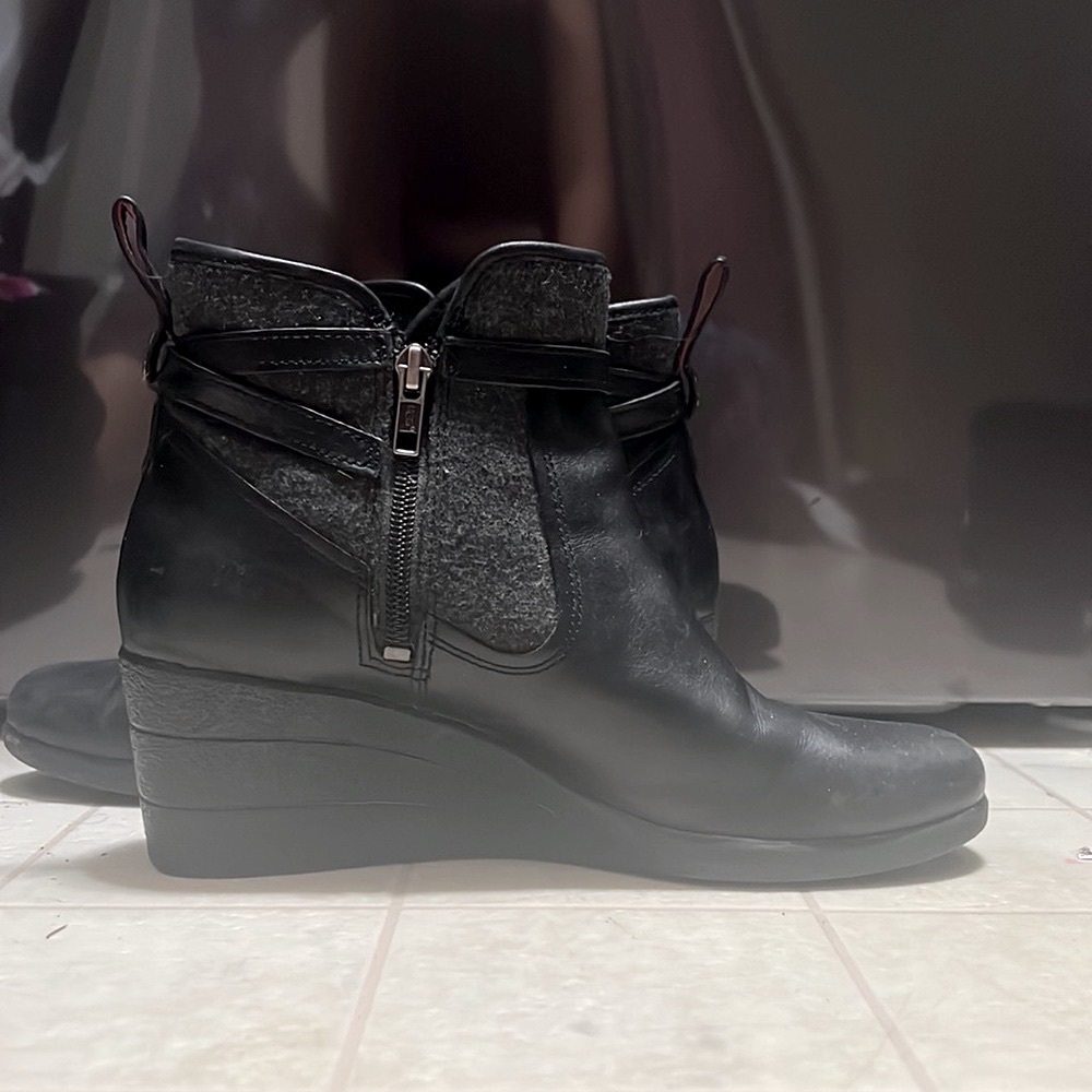 Ugg leather wedge booties *size 9*
